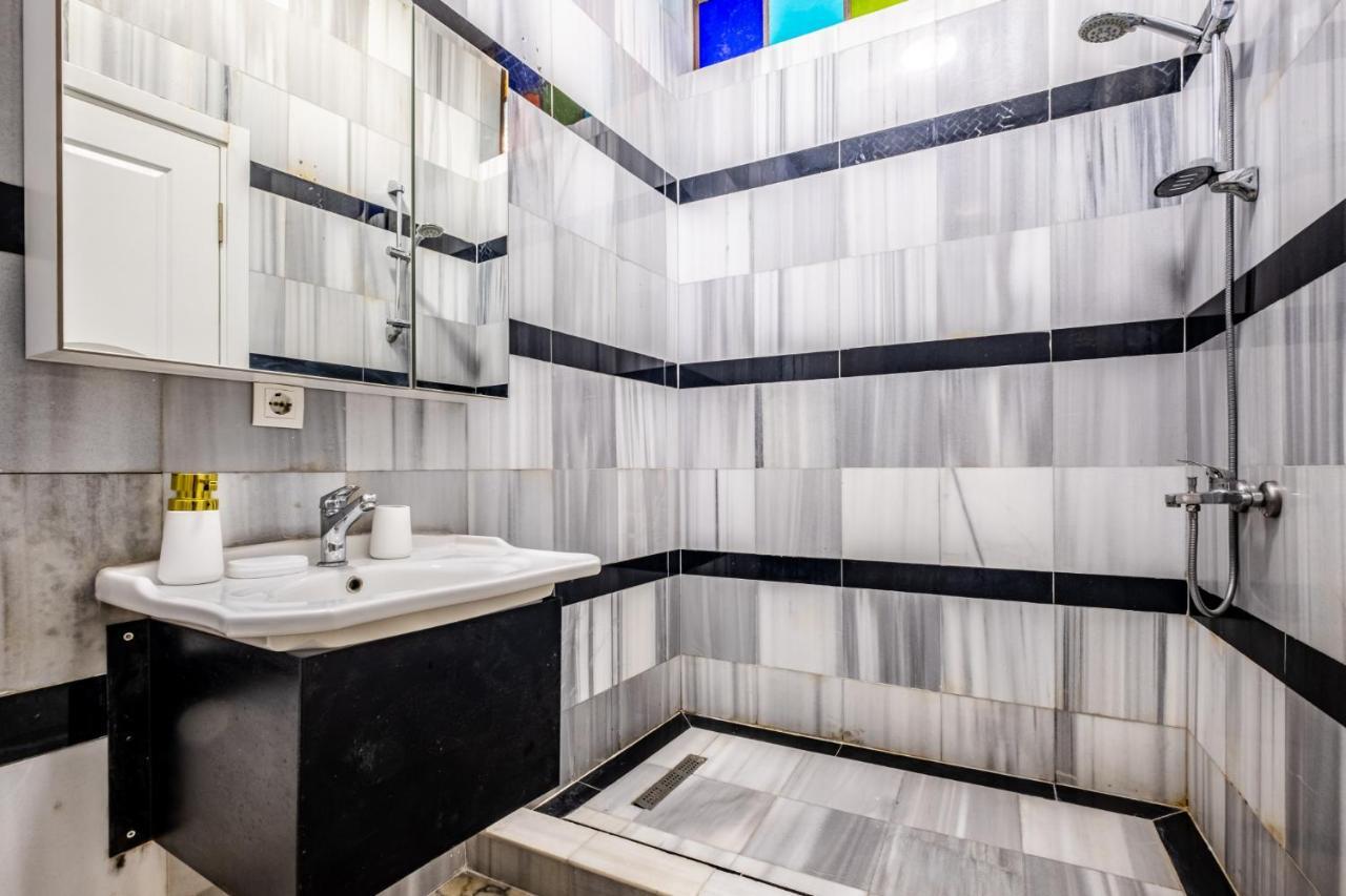 Apartament Comfortable Flat With Great Location In Beyoglu